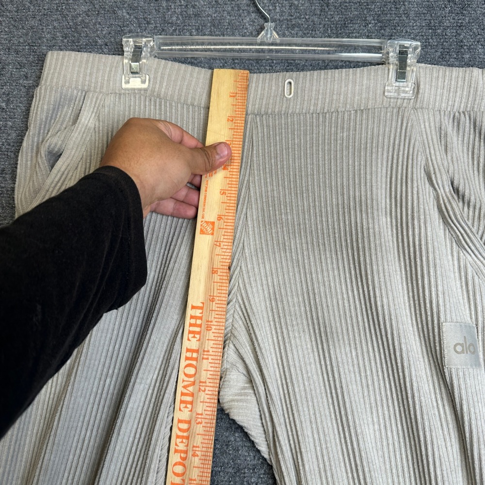 Alo Yoga Muse Ribbed Jogger Pants Womens Medium Bone White Loungewear Athleisure - Picture 9 of 13